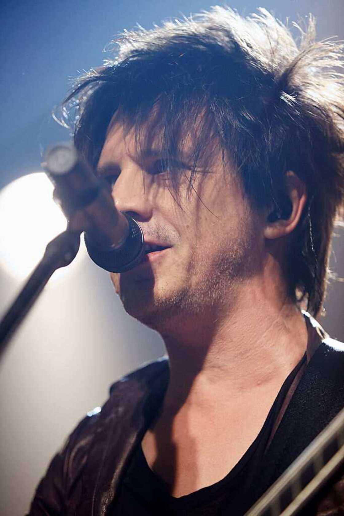 Nicolas Sirkis dont la taille est de 1,69m Nicolas Sirkis dont la taille est de 1,69m