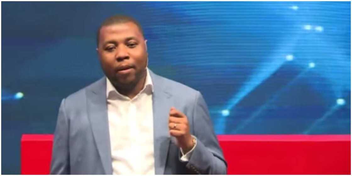 Olumide Soyombo has partnered with heads of Banks, Telcos, other sector business leaders to invest in about 30 entrepreneurs in Nigeria, South Africa, Kenya and North Africa Olumide Soyombo has partnered with heads of Banks, Telcos, other sector business leaders to invest in about 30 entrepreneurs in Nigeria, South Africa, Kenya and North Africa