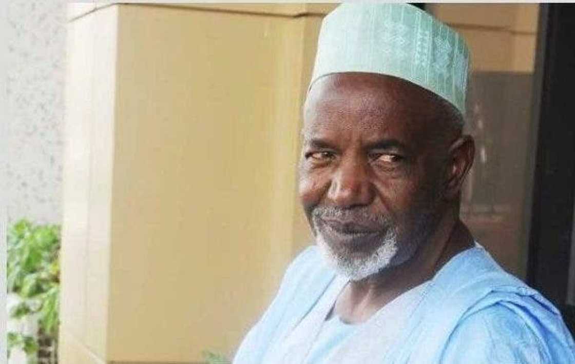 Shugaba Buhari ya aika sakon ta'aziyyarsa ga iyalan Balarabe Musa Shugaba Buhari ya aika sakon ta'aziyyarsa ga iyalan Balarabe Musa