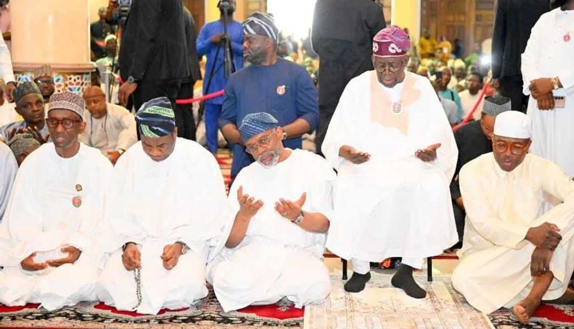 Shugaba Tinubu ga je sallar Jumaa a Legas Shugaba Tinubu ga je sallar Jumaa a Legas