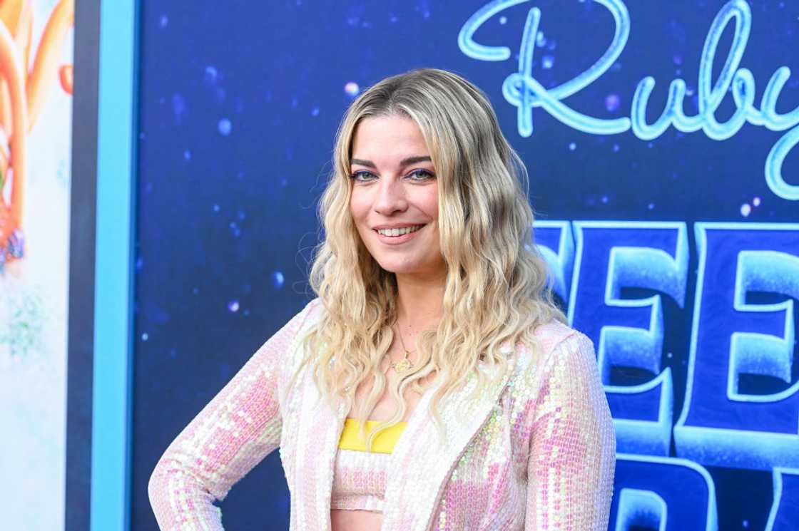 Annie Murphy attends a movie premiere in Los Angeles, California Annie Murphy attends a movie premiere in Los Angeles, California