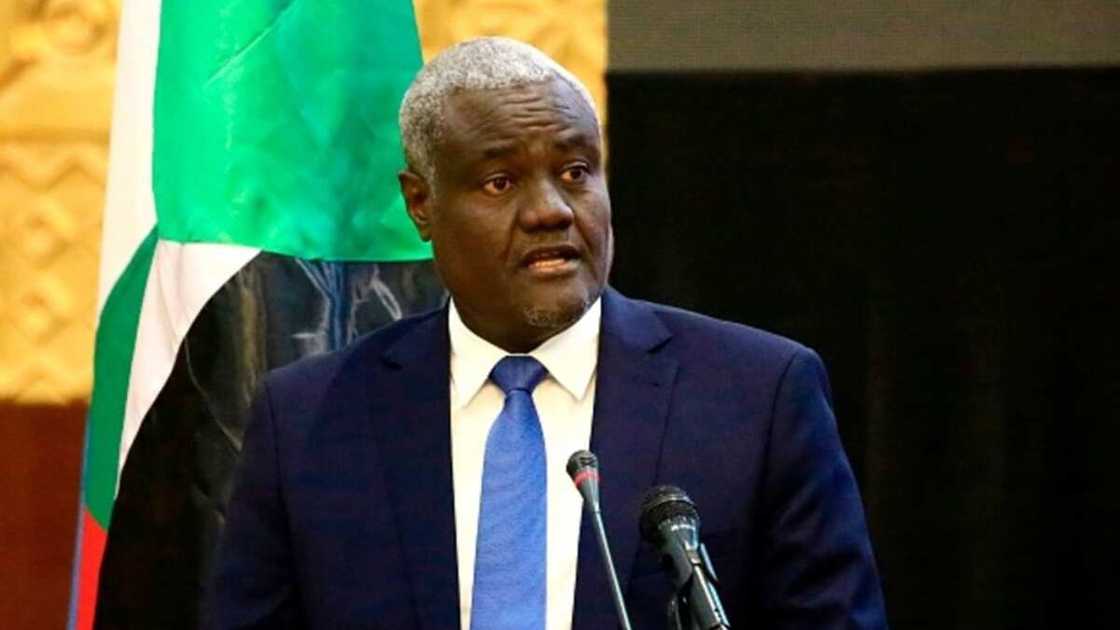 Kunfiyar AU ta goyi bayan ECOWAS kan daukar matakin soji Kunfiyar AU ta goyi bayan ECOWAS kan daukar matakin soji