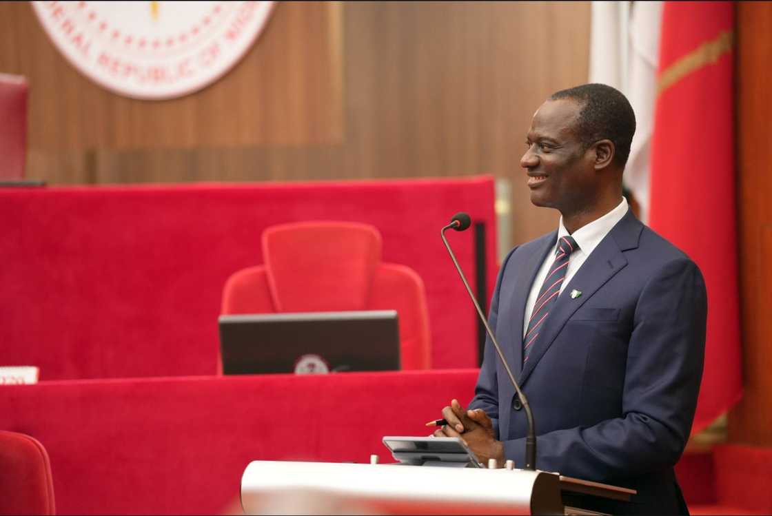 Taiwo Oyedele a majalisar dattawa Taiwo Oyedele a majalisar dattawa