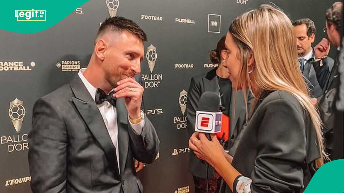 Argentinian journalist Sofi Martínez interviewing Messi at a Ballon d'Or ceremony. Photo by Daily Mail Argentinian journalist Sofi Martínez interviewing Messi at a Ballon d'Or ceremony. Photo by Daily Mail
