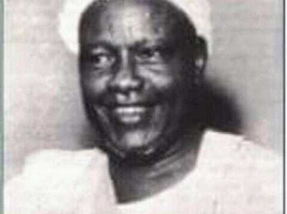 Takaitaccen tarihin kakan Aisha Buhari: Ministan tsaro ma farko a Najeriya Takaitaccen tarihin kakan Aisha Buhari: Ministan tsaro ma farko a Najeriya