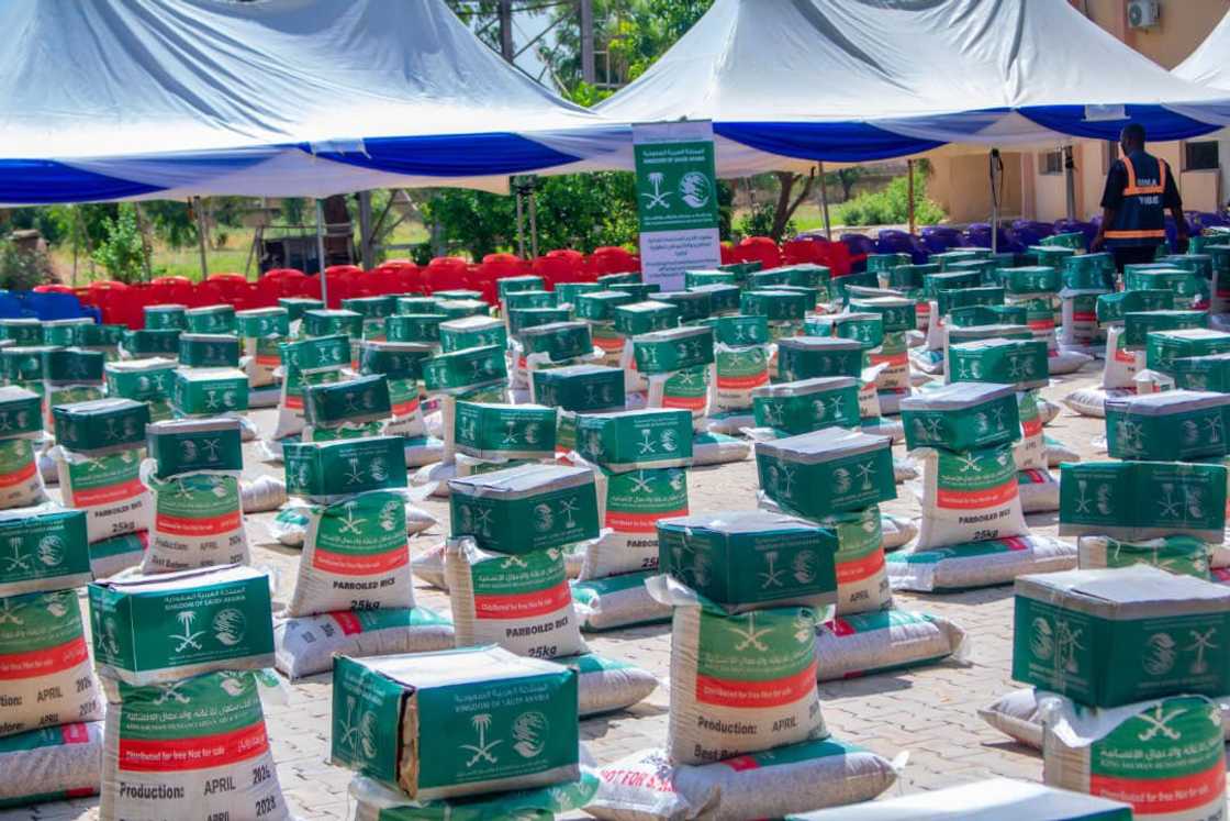 Saudiyya da NEMA sun raba abinci ga masu karamin karfi a jihohin Arewa Saudiyya da NEMA sun raba abinci ga masu karamin karfi a jihohin Arewa