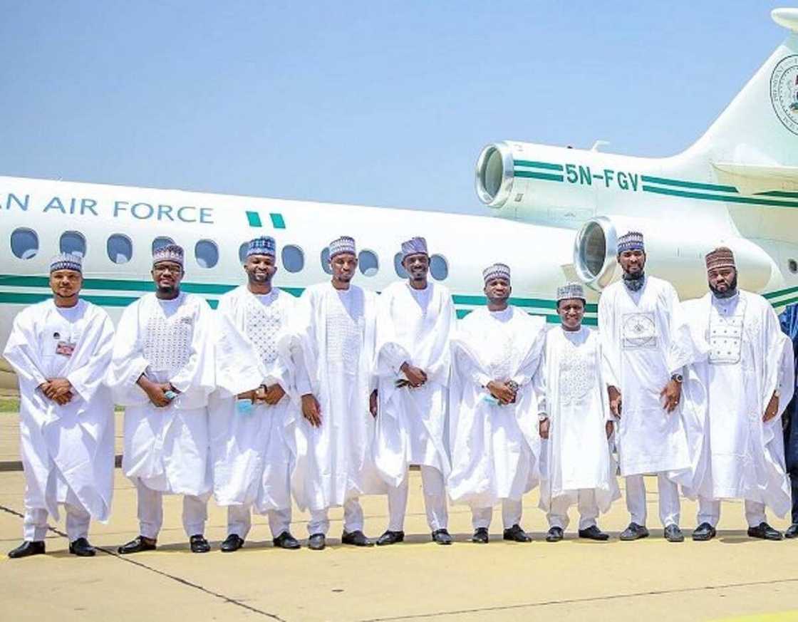 Ba ruwan Buhari: Bashir Ahmad ya magantu kan zargin amfani da jirgin FG a shagalin bikinsa Ba ruwan Buhari: Bashir Ahmad ya magantu kan zargin amfani da jirgin FG a shagalin bikinsa