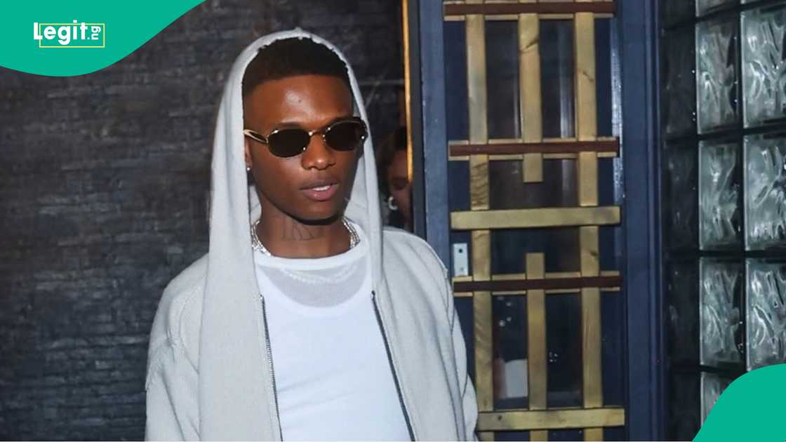 Wizkid'as father vibes to his 2014 song in London, fans react Wizkid'as father vibes to his 2014 song in London, fans react