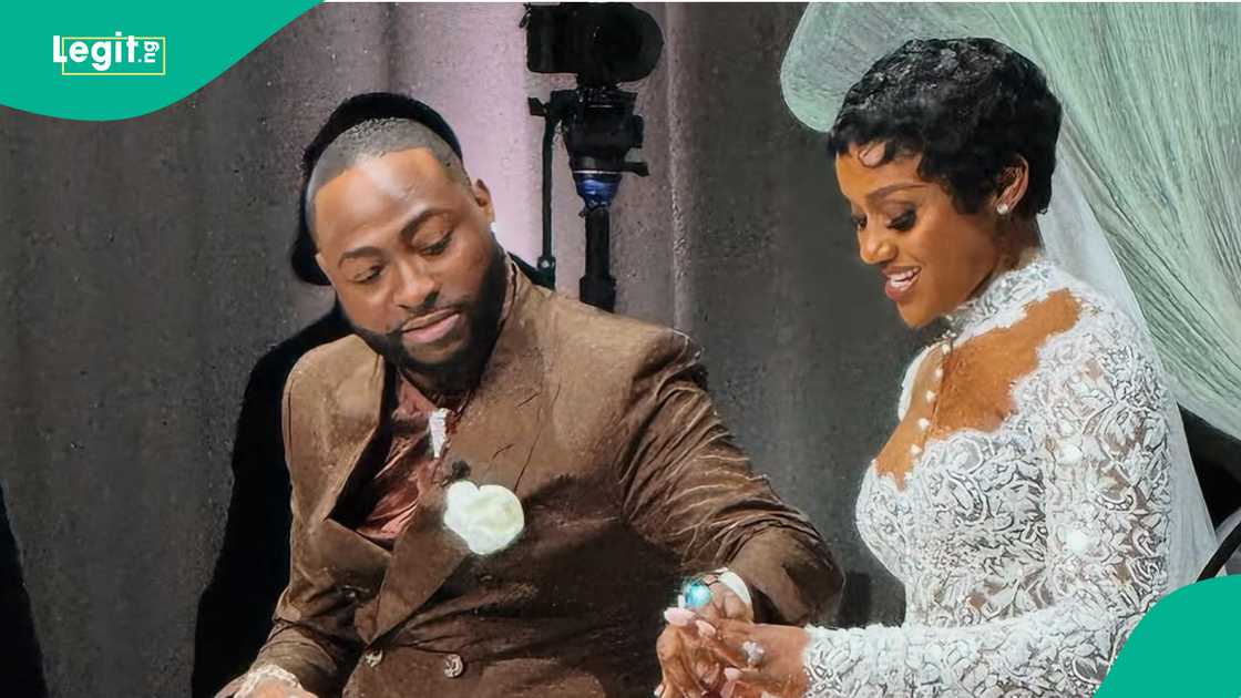 Old video of Chioma and Davido's daughter wrams hearts Old video of Chioma and Davido's daughter wrams hearts
