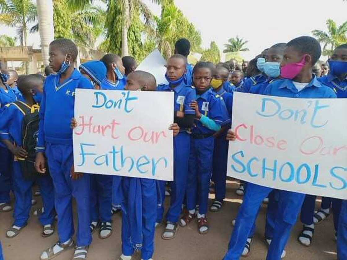College students protest over the arrest of Okorocha in Imo College students protest over the arrest of Okorocha in Imo