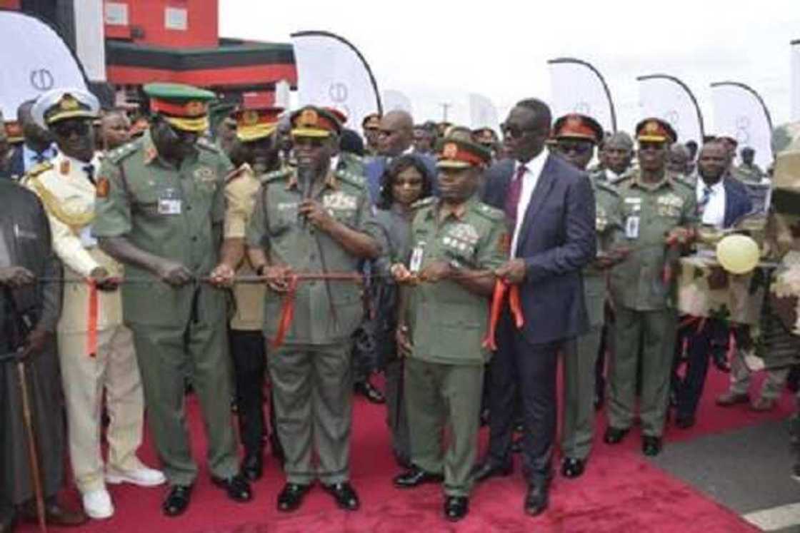 An kaddamar da sabbin motocin yaki wadanda nakiya bai iya tarwatsa su An kaddamar da sabbin motocin yaki wadanda nakiya bai iya tarwatsa su