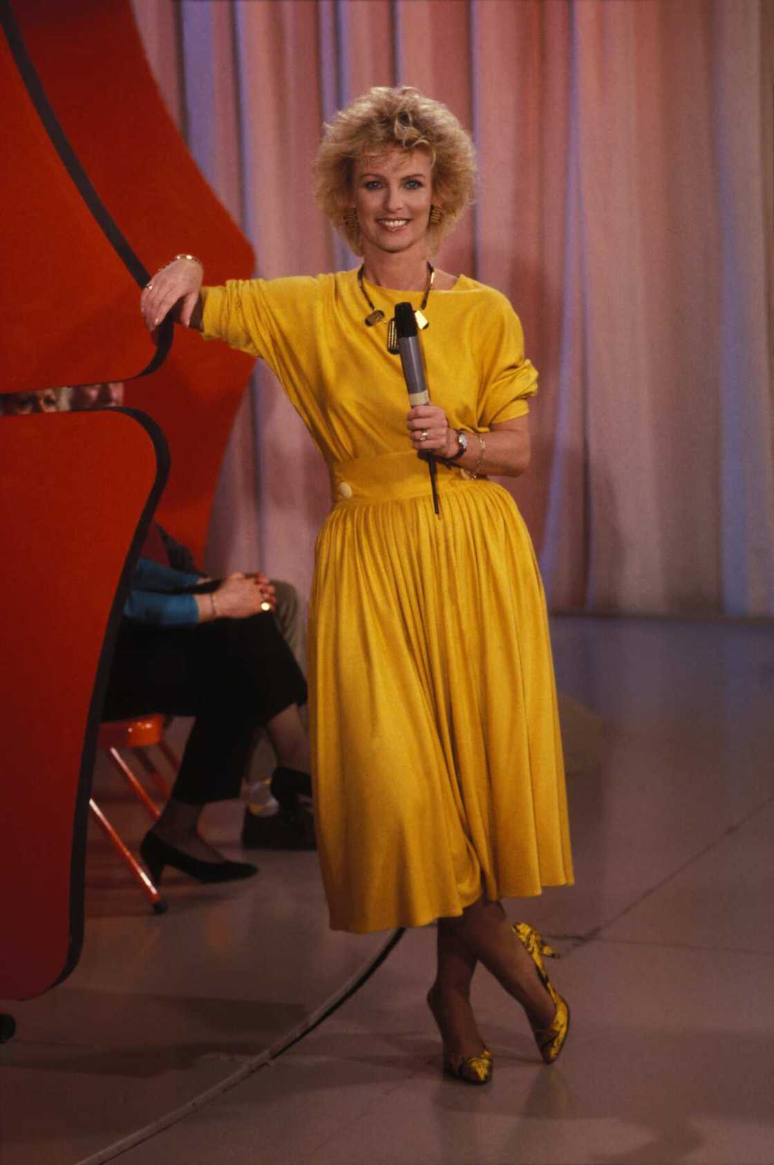 Evelyne leclercq jeune Evelyne leclercq jeune