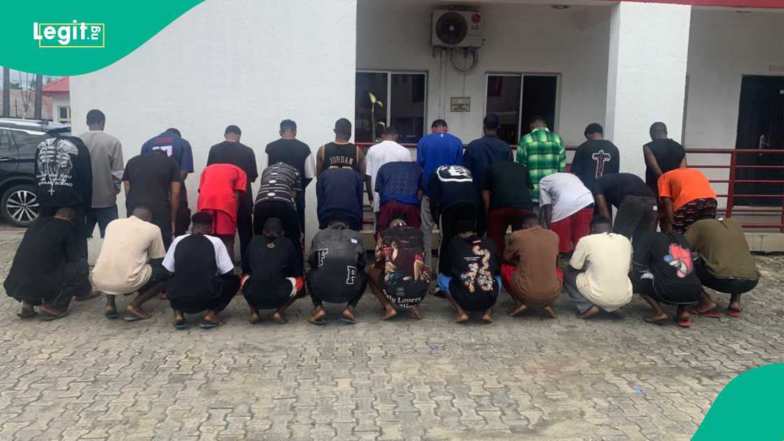 EFCC arrests 33 suspected fraudsters in Port Harcourt sting EFCC arrests 33 suspected fraudsters in Port Harcourt sting