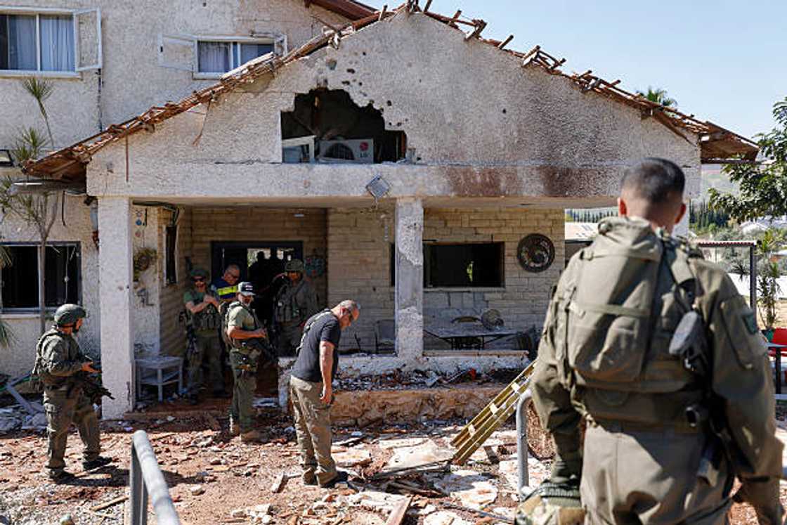 Sojojin Isra'ila a kasar Lebanon Sojojin Isra'ila a kasar Lebanon