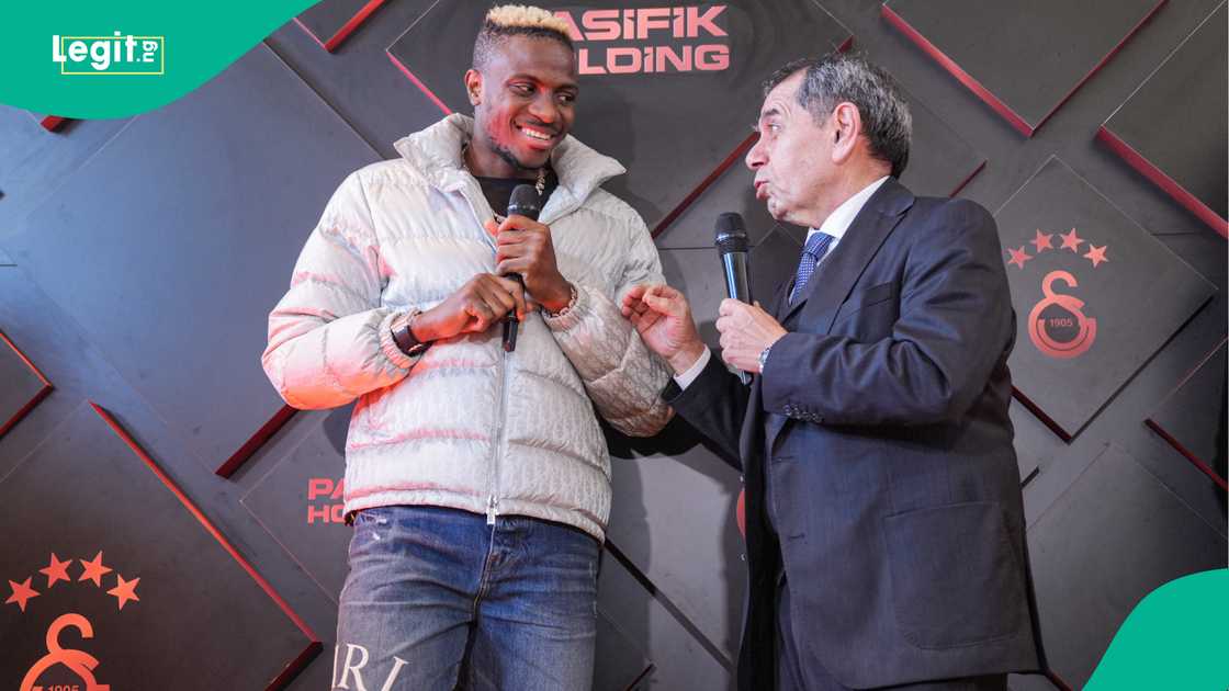 Victor Osimhen, Dursun Ozbek, Galatasaray, Istanbul, Turkiye. Victor Osimhen, Dursun Ozbek, Galatasaray, Istanbul, Turkiye.