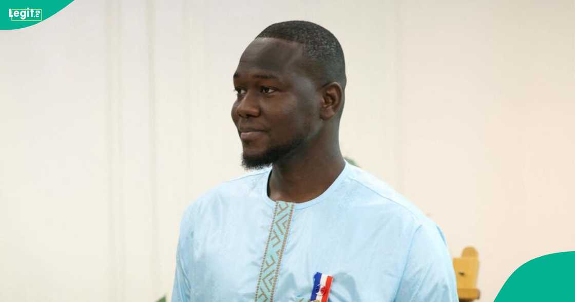 Brave man rescues 6 people from burning sixth-floor building Brave man rescues 6 people from burning sixth-floor building