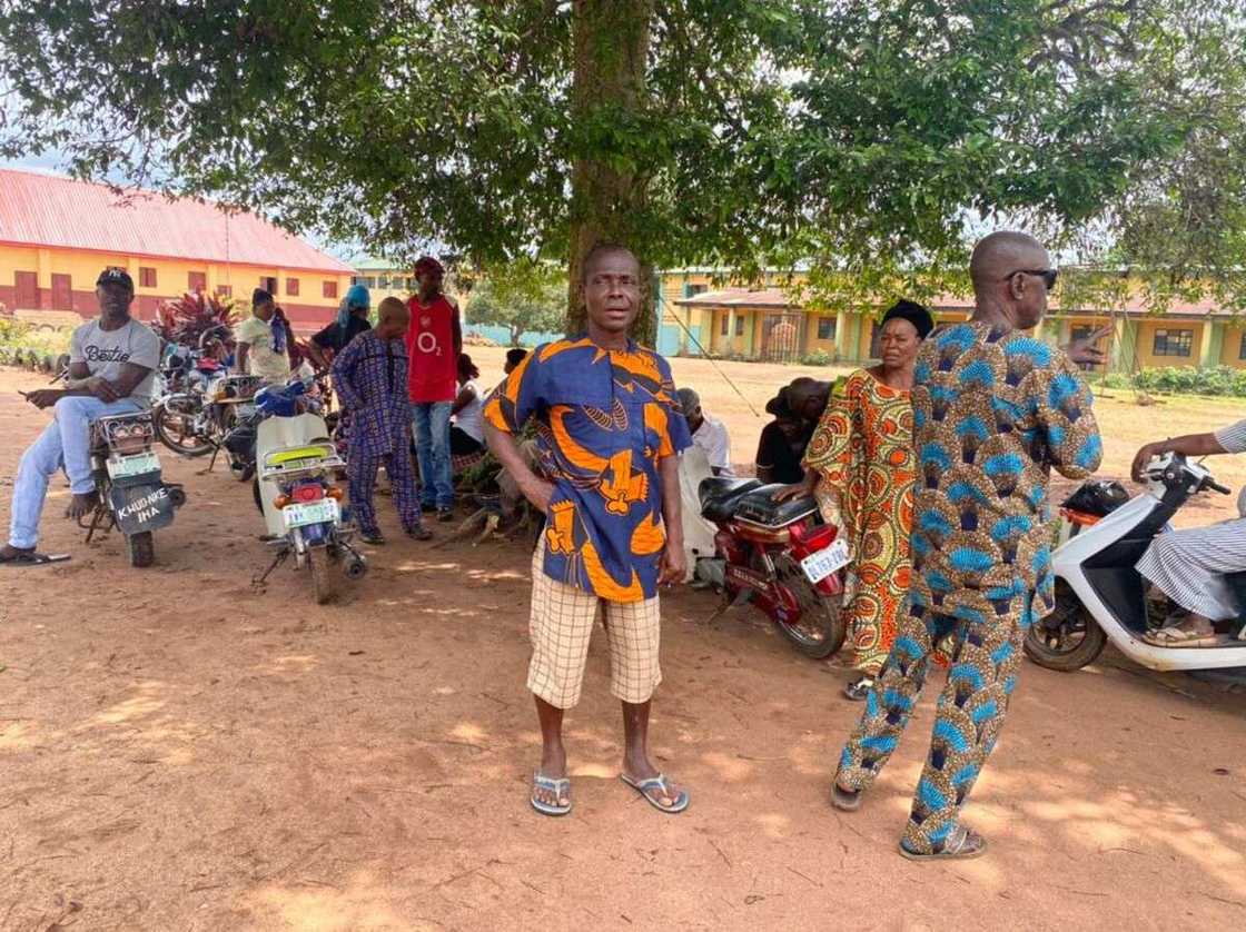 Voters at Ihiala LGA Voters at Ihiala LGA