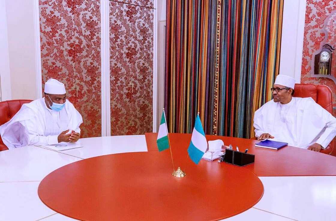 Kawai ka alanta dokar ta baci a jihar Sokoto, Tambuwal ya bukaci Buhari Kawai ka alanta dokar ta baci a jihar Sokoto, Tambuwal ya bukaci Buhari