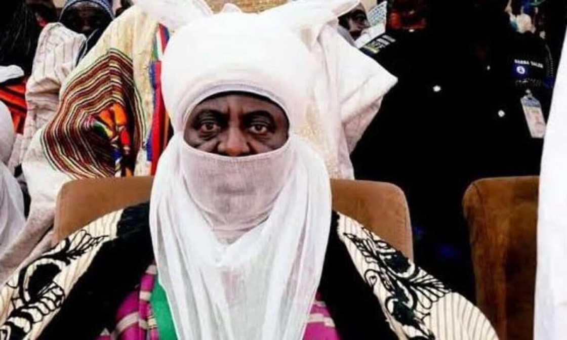 Emir of Kano, Many Passengers Escape Death As Abuja-Bound Plane Develops Engine Failure Emir of Kano, Many Passengers Escape Death As Abuja-Bound Plane Develops Engine Failure