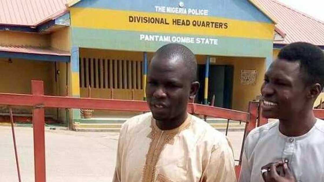 Zagin gwamnan APC: An tsare Atiku Boza na PDP a kurkuku, an garkame wanda ya je belinsa Zagin gwamnan APC: An tsare Atiku Boza na PDP a kurkuku, an garkame wanda ya je belinsa