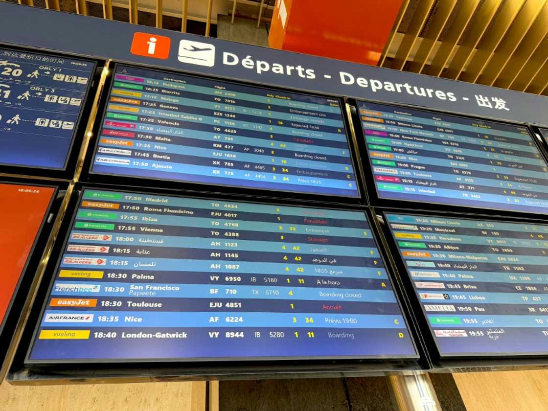 An aviation source told AFP that a radar breakdown caused the airport chaos An aviation source told AFP that a radar breakdown caused the airport chaos