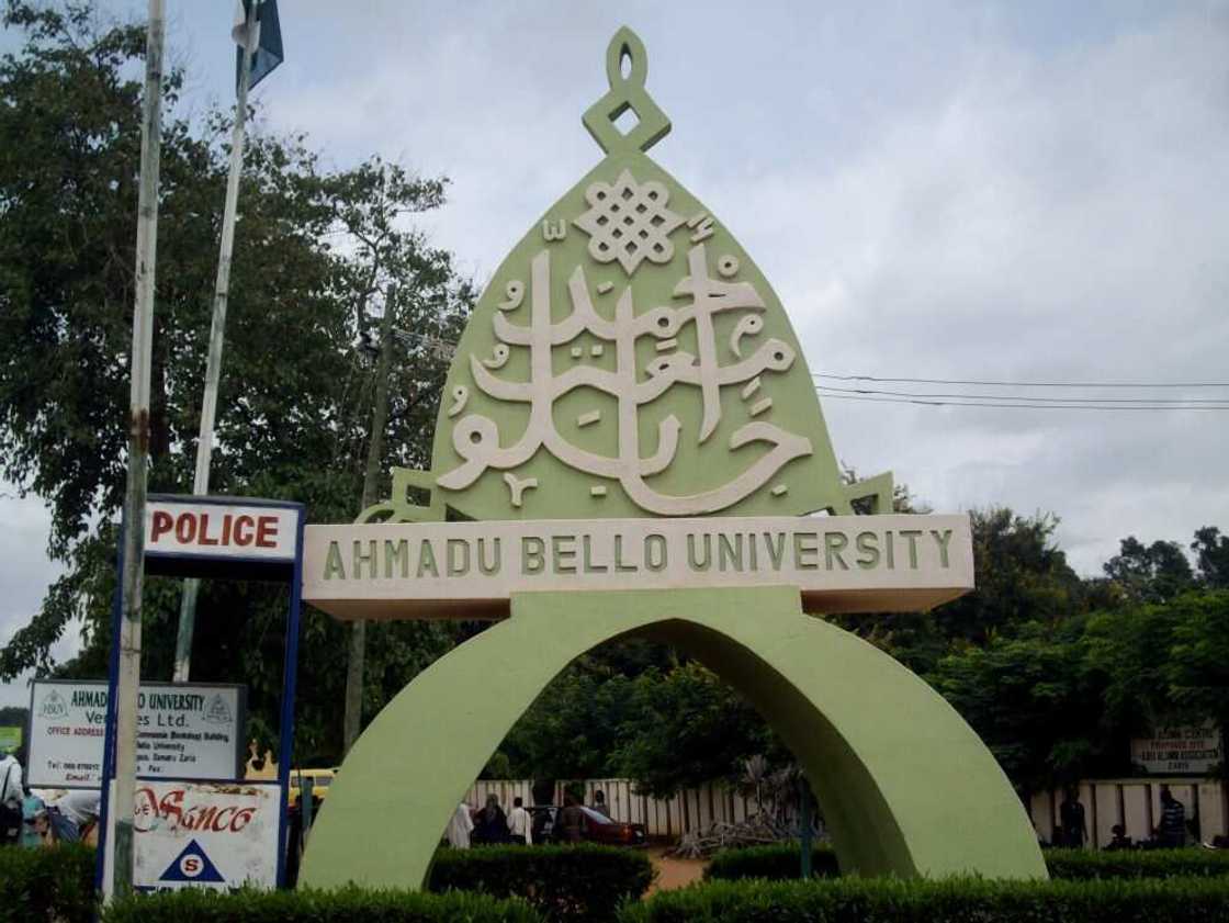 Duba jerin kwasa-kwasan da ake yi a Jami'ar Ahmadu Bello dake Zaria Duba jerin kwasa-kwasan da ake yi a Jami'ar Ahmadu Bello dake Zaria