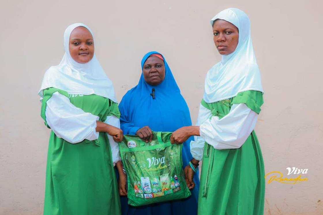 Aspira Gifts Viva Hampers in the Spirit of Ramadan