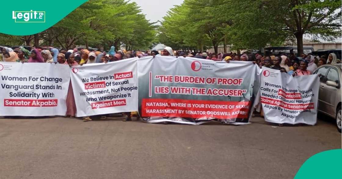 Pro-Akpabio protesters stormed the UN building in Abuja and made one demand from Natasha, causing tension in the area. Pro-Akpabio protesters stormed the UN building in Abuja and made one demand from Natasha, causing tension in the area.