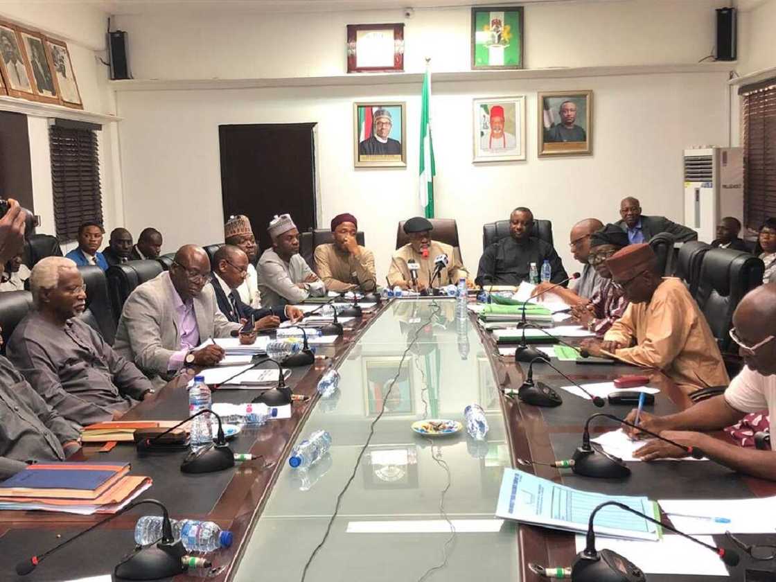 ASUU and FG's delegates in a meeting ASUU and FG's delegates in a meeting