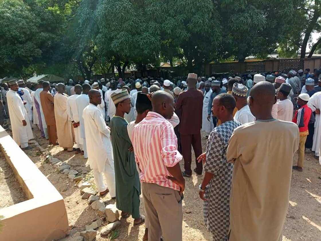 An yi jana'izar arigayiya Aisha Lemu a garin Minna, hotuna An yi jana'izar arigayiya Aisha Lemu a garin Minna, hotuna