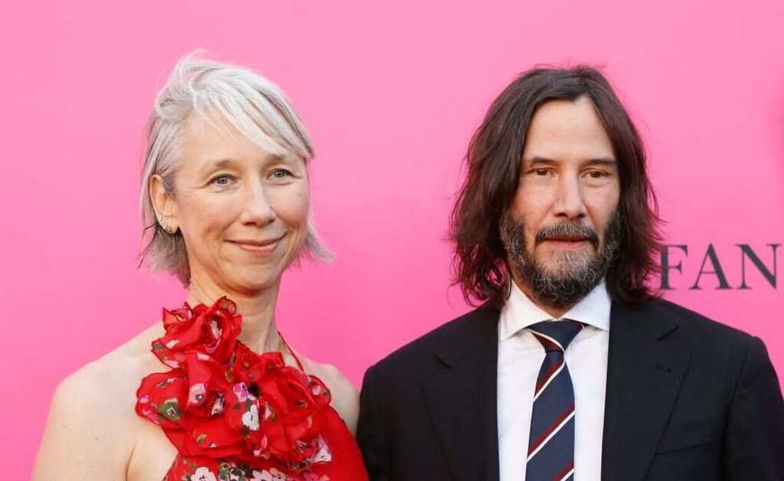 Alexandra Grant et Keanu Reeves arrivent au gala du MOCA 2023 au Geffen Contemporary du Museum of Contemporary Art à Los Angeles, le 15 avril 2023. Alexandra Grant et Keanu Reeves arrivent au gala du MOCA 2023 au Geffen Contemporary du Museum of Contemporary Art à Los Angeles, le 15 avril 2023.