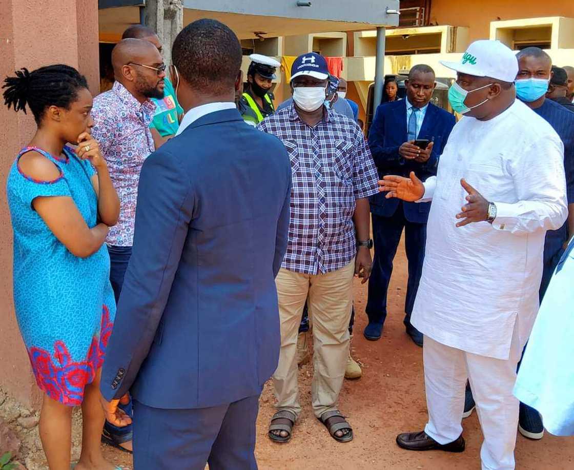 Enugu Cop’s Misuse Fire Arms: Gov Ugwuanyi Visits Hospitalized Victims Enugu Cop’s Misuse Fire Arms: Gov Ugwuanyi Visits Hospitalized Victims