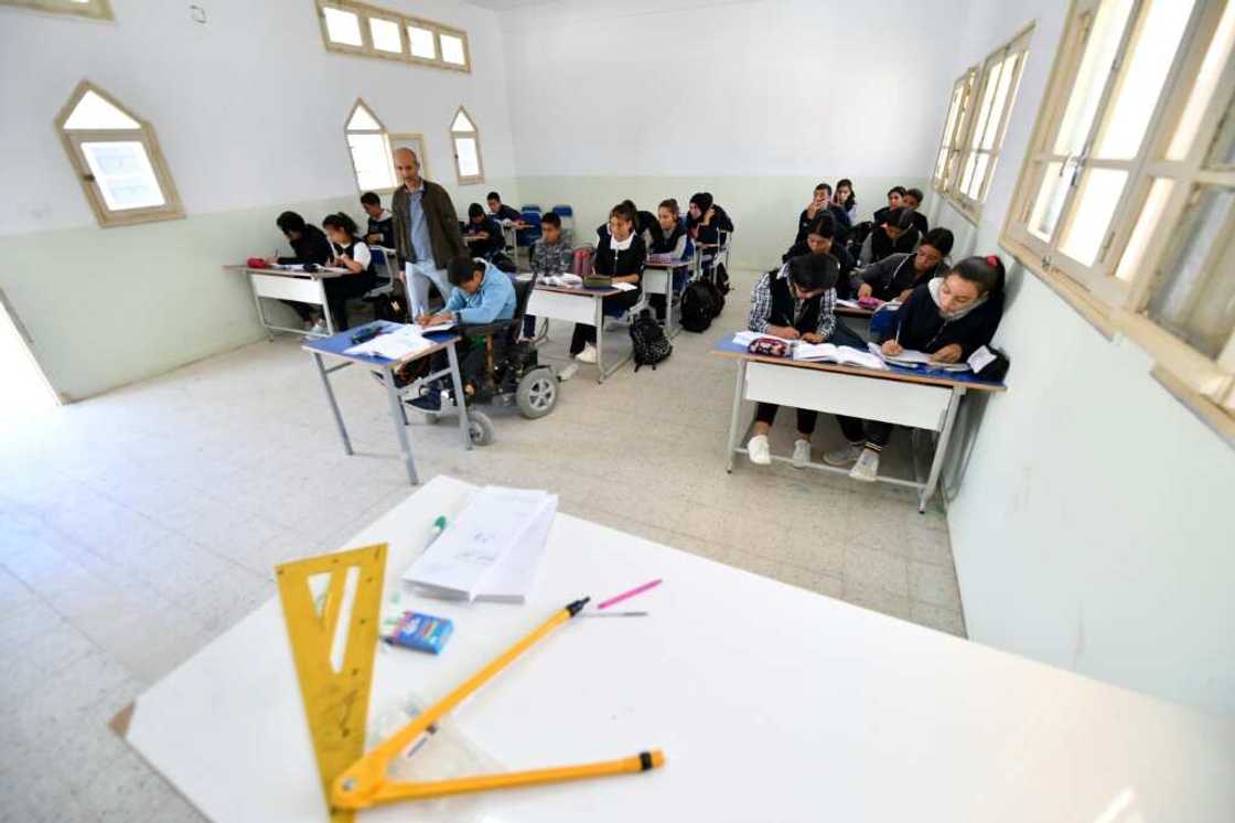 The non-profit group "Wallah (Swear to God) We Can" hopes that helping schools boost their resources through food and energy production can breathe new life into Tunisia's failing, cash-strapped education system The non-profit group "Wallah (Swear to God) We Can" hopes that helping schools boost their resources through food and energy production can breathe new life into Tunisia's failing, cash-strapped education system