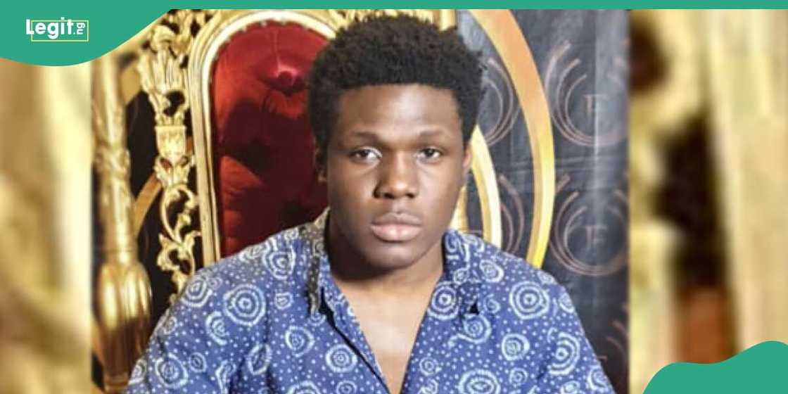 Zuwa was one half of the music duo, Roze. Zuwa was one half of the music duo, Roze.