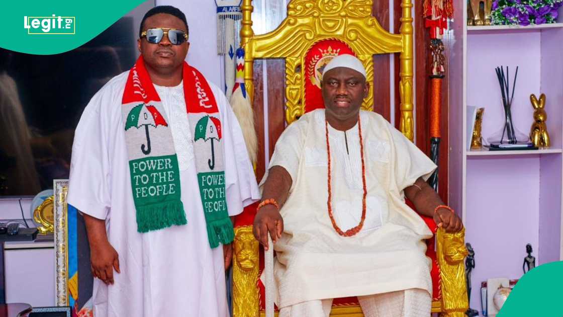 PDP Chieftain Olufemi Ajadi has visited the palace of the Alaafin of Oyo, Oba Abimbola Akeem Owoade I, to seek royal blessings for his governorship ambition in 2027. PDP Chieftain Olufemi Ajadi has visited the palace of the Alaafin of Oyo, Oba Abimbola Akeem Owoade I, to seek royal blessings for his governorship ambition in 2027.