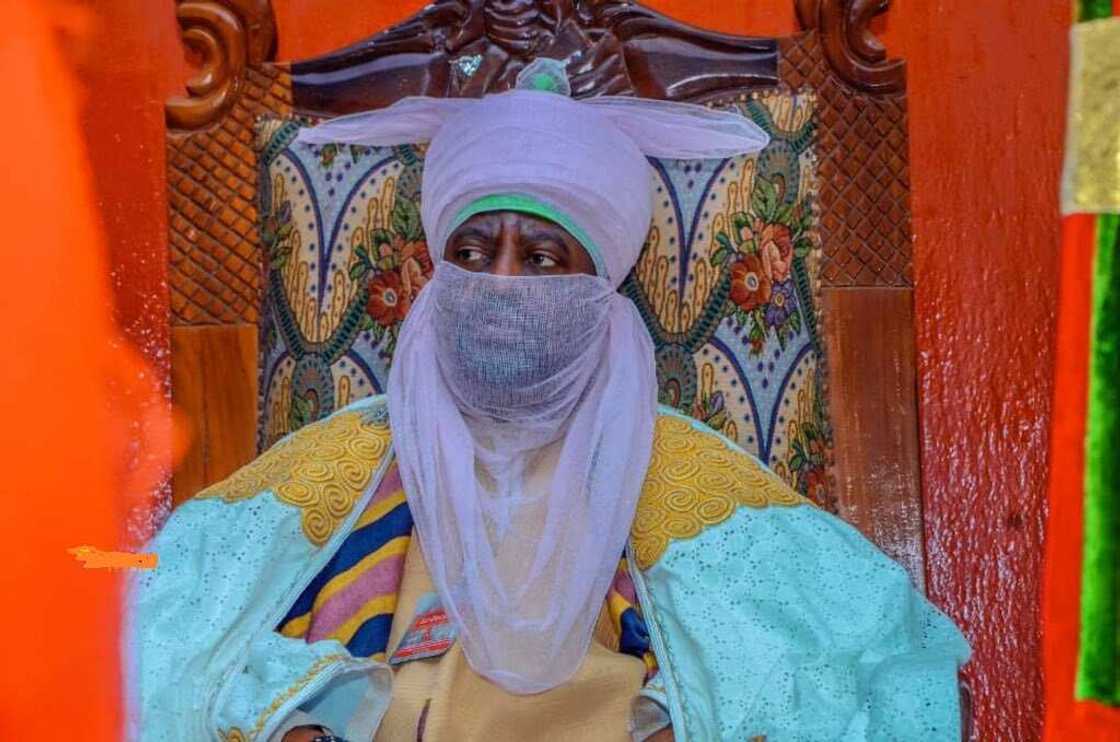 Sarki Aminu Ado-Bayero ya sake kai wa wani babban basarake ziyara (Hotuna) Sarki Aminu Ado-Bayero ya sake kai wa wani babban basarake ziyara (Hotuna)