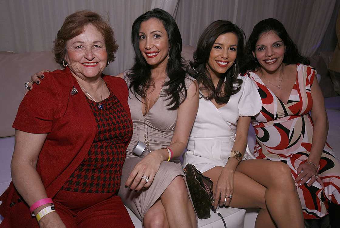 Ella Eva, Eva Longoria (center) and her two sisters. Ella Eva, Eva Longoria (center) and her two sisters.