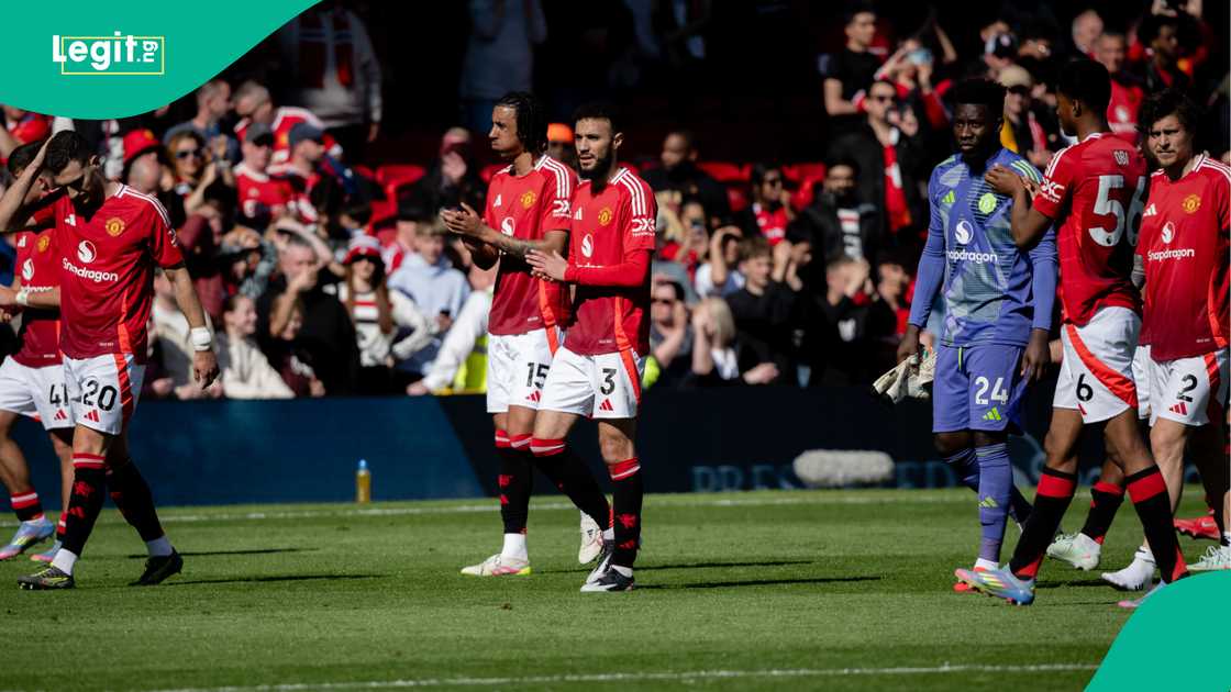 Bruno Fernandes, Leny Yoro, Noussair Mazraoui, Andre Onana, Victor Lindelof, Diogo Dalot, Manchester United, Wolverhampton Wanderers, Old Trafford, Manchester, England, Premier League. Bruno Fernandes, Leny Yoro, Noussair Mazraoui, Andre Onana, Victor Lindelof, Diogo Dalot, Manchester United, Wolverhampton Wanderers, Old Trafford, Manchester, England, Premier League.