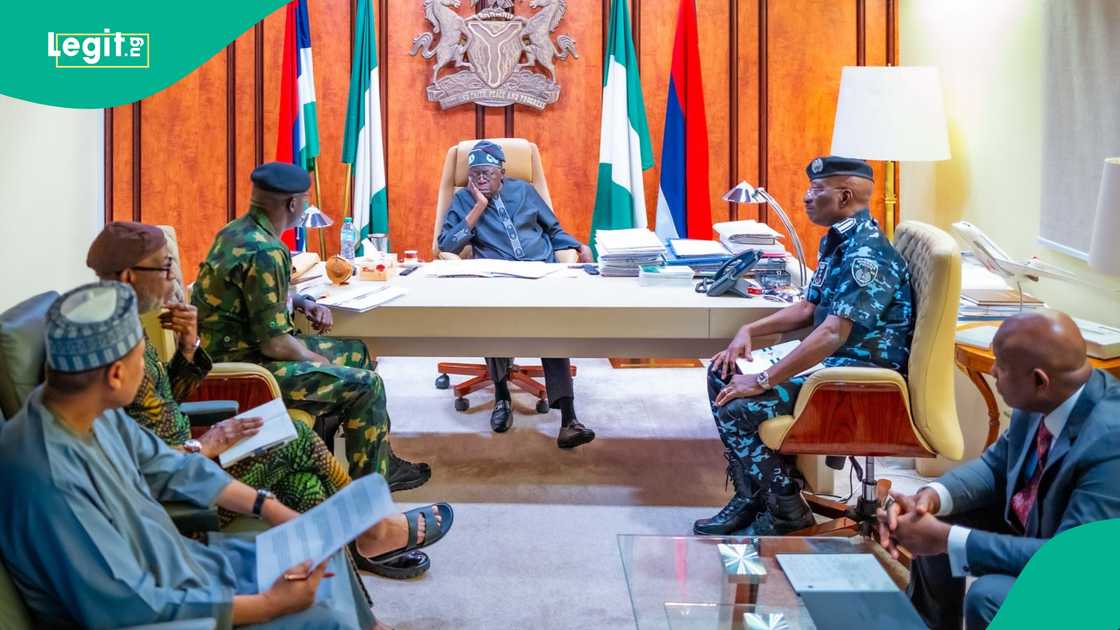 Bola Tinubu da hafsoshin tsaro Bola Tinubu da hafsoshin tsaro