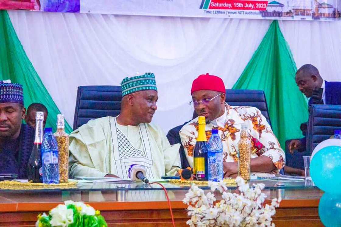 Rikici a Majalisa Rikici a Majalisa