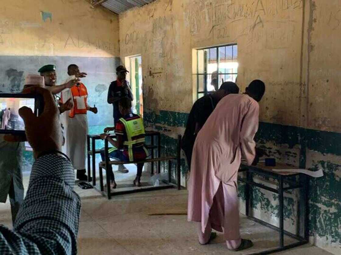 Mutane sun fara kada kuri'unsu Mutane sun fara kada kuri'unsu