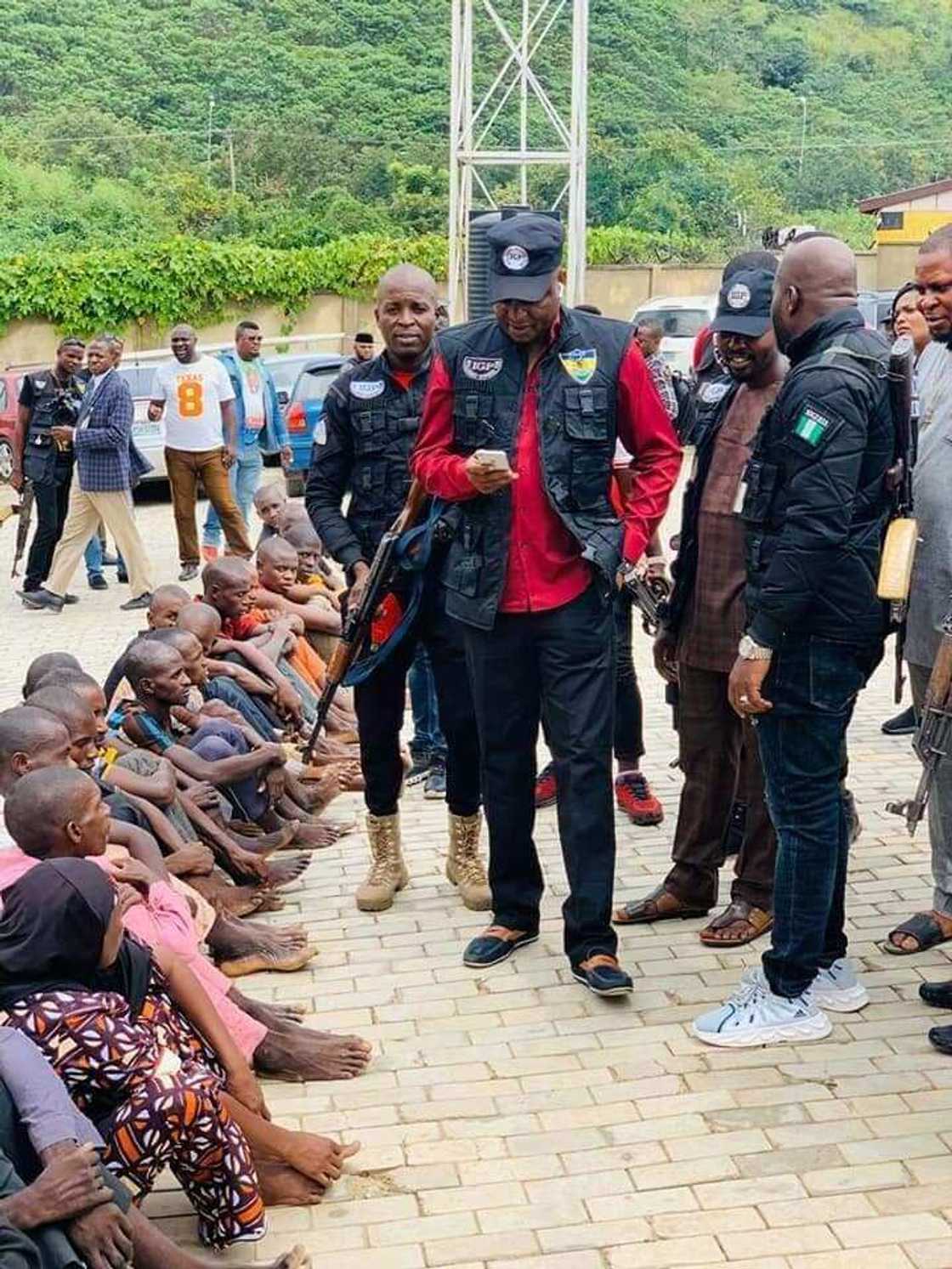 Tawagar hazikin dan sanda Abba Kyari sun kama masu garkuwa da mutane 81 Tawagar hazikin dan sanda Abba Kyari sun kama masu garkuwa da mutane 81