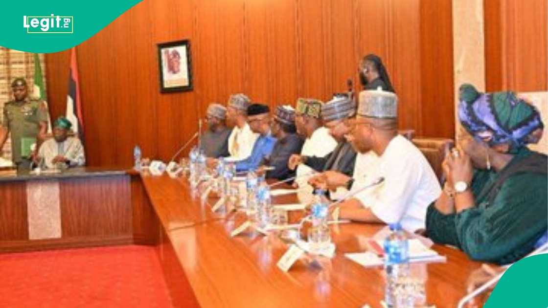 Shugaban kasa da wasu daga cikin gwamnonin APC Shugaban kasa da wasu daga cikin gwamnonin APC