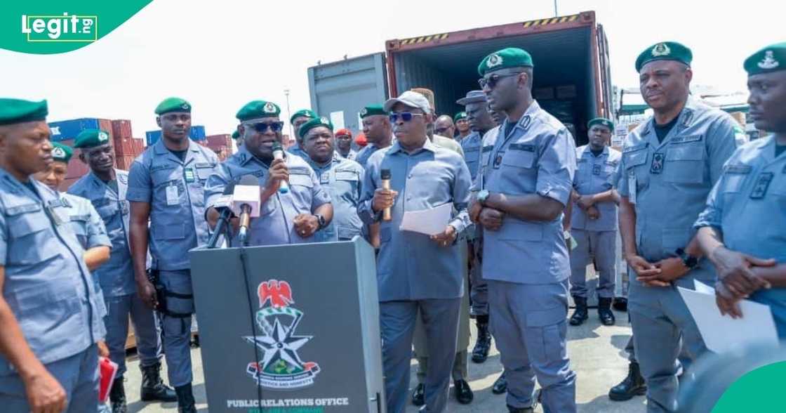 CBN cuts customs duty rate to N1,421.23/$1 as naira strengthens in FX market CBN cuts customs duty rate to N1,421.23/$1 as naira strengthens in FX market