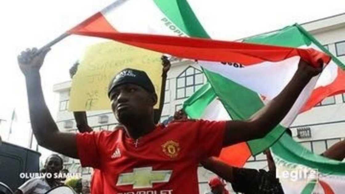 Yanzu yanzu: PDP ta fara gagarumin zanga-zanga a Abuja Yanzu yanzu: PDP ta fara gagarumin zanga-zanga a Abuja