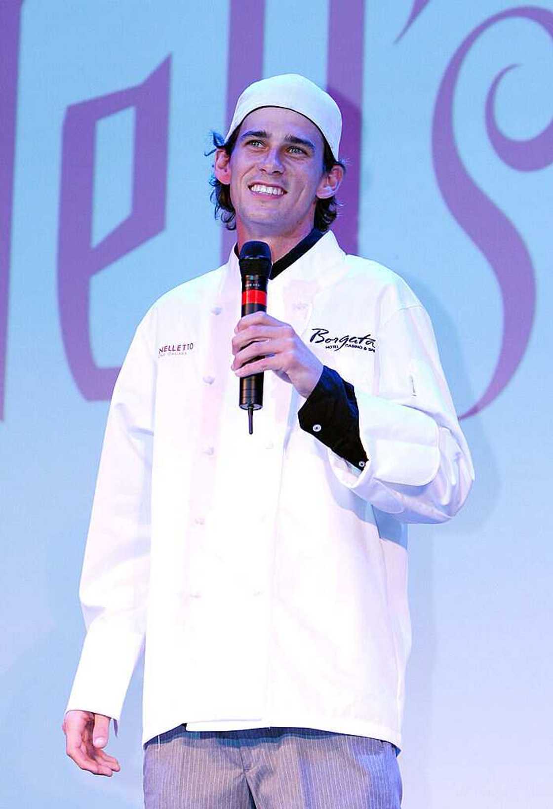 Hell's Kitchen season 5 winner Hell's Kitchen season 5 winner