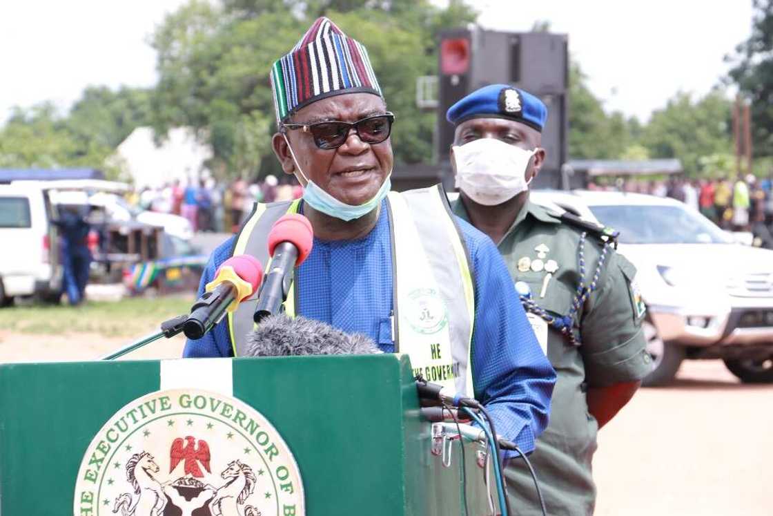 Insecurity: Gov Ortom insists Nigerians should be allowed to carry AK-47 riffles Insecurity: Gov Ortom insists Nigerians should be allowed to carry AK-47 riffles