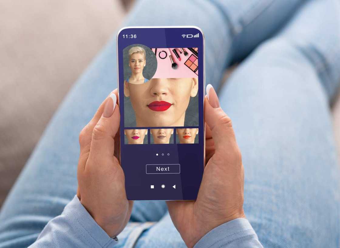 Pourquoi se trouve-t-on souvent plus moche en photo ? La science l'explique. Pourquoi se trouve-t-on souvent plus moche en photo ? La science l'explique.
