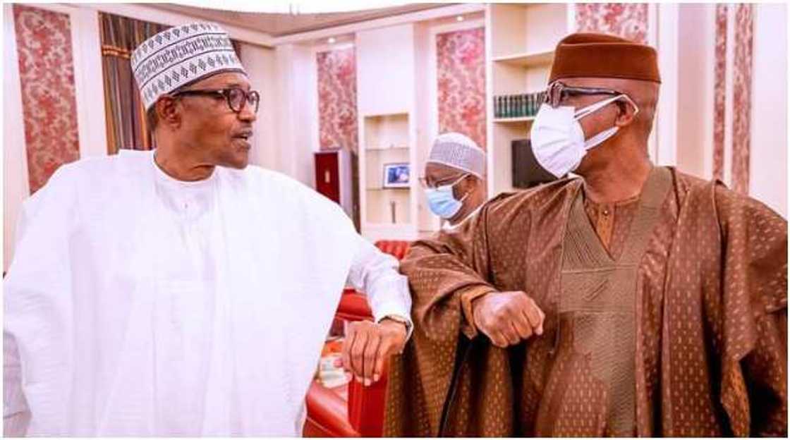 Political realignment: Ogun senator, others dump Amosun, join Abiodun Political realignment: Ogun senator, others dump Amosun, join Abiodun