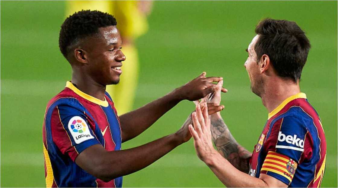 Barcelona legend names the only player who can take over from Lionel Messi